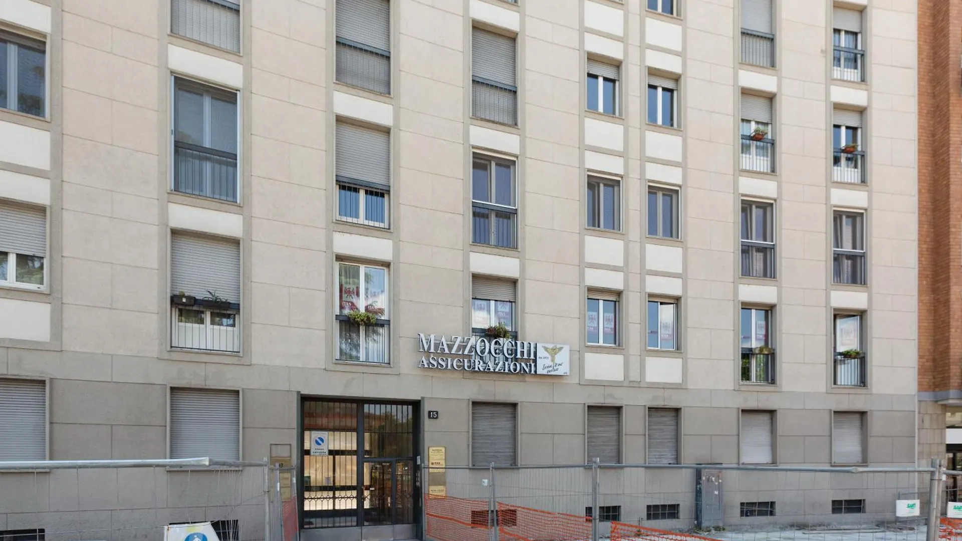 Milano Roomy Apt With All Main Comfort Apartment Milan